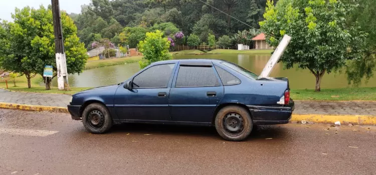 GUARANIAÇU – Vectra é furtado na Av. Manoel Ribas