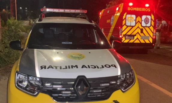 Homem é agredido com golpe de facão pelo irmão em Cascavel.