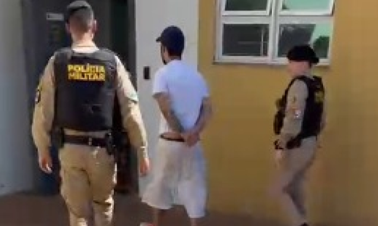 Homem é preso em flagrante após confusão familiar e depredação de veículos em Cascavel