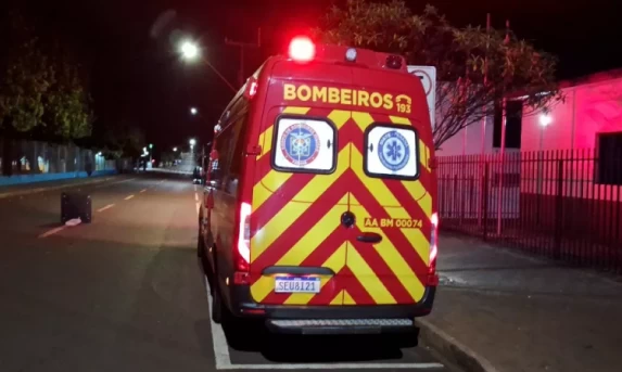 Homem ferido procura ajuda em base da PM após ser espancado em 'boca de fumo' em Cascavel
