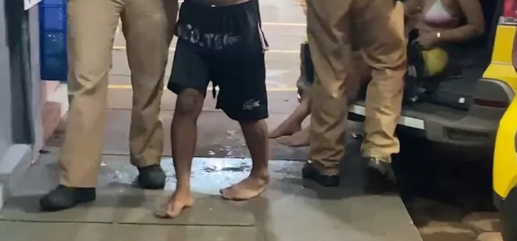 IBEMA: Homem e mulher são detidos após bater veículo em caminhonete estacionada.