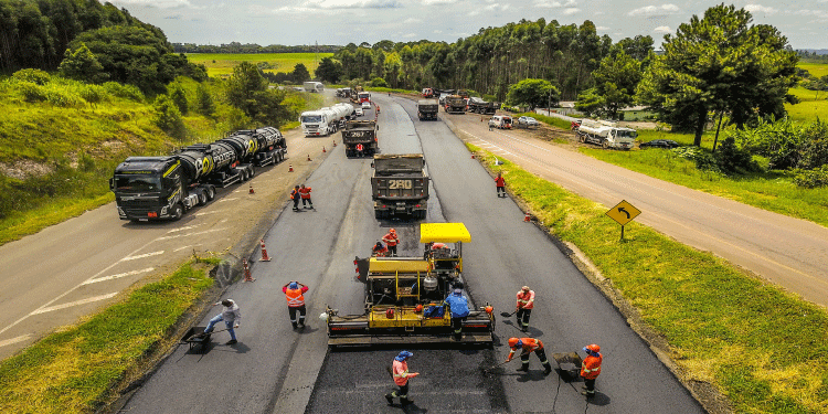 INFRAESTRUTURA:Implantação de terceiras faixas avança e traz mais agilidade e segurança para a PR-092.