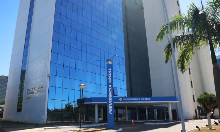 INSS antecipa pagamento de aposentados e pensionistas em março