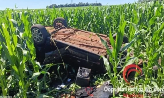 Jovem capota carro na PR-497 em São Miguel do Iguaçu