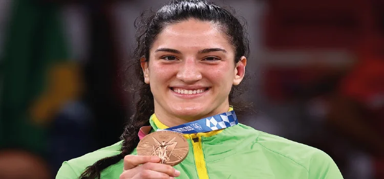 Judoca Mayra Aguiar faz história e conquista medalha de bronze nas Olimpíadas de Tóquio.