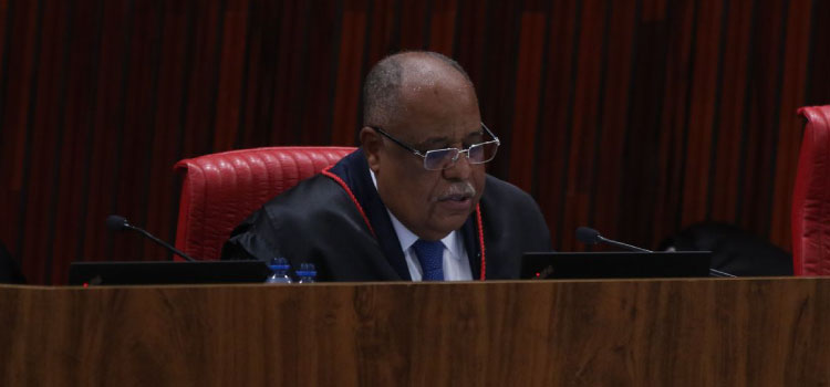 JUSTIÇA: Relator no TSE vota pela inelegibilidade de Bolsonaro.