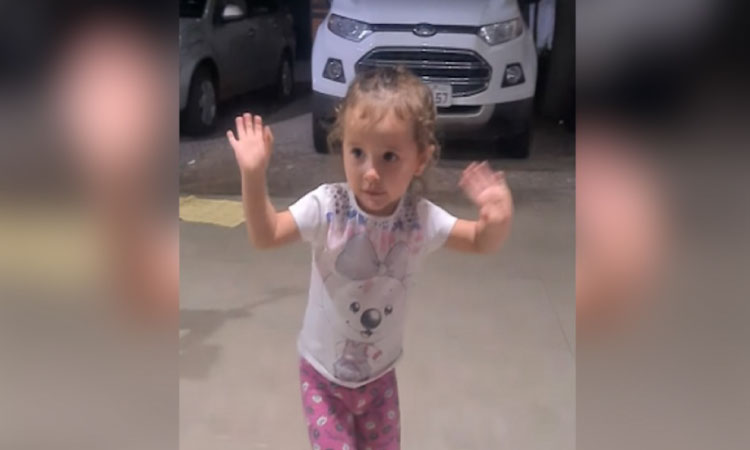 Maria Cecília que caiu do 2º andar segue na UTI e caso é considerado crítico