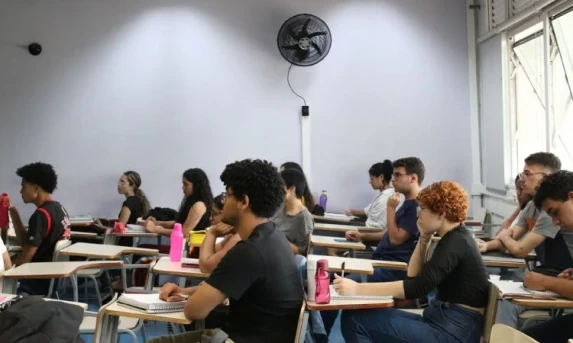 MEC abre inscrições para apoio e financiamento de cursinhos populares