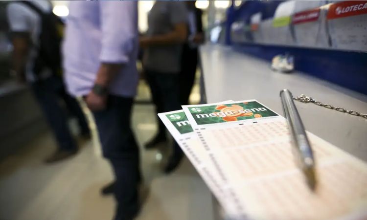 Mega-Sena acumula e prêmio chega a R$ 50 milhões; confira os números sorteados