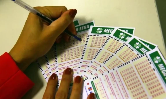 Mega-Sena acumula mais uma vez e prêmio vai a R$ 16 milhões; confira as dezenas do Concurso 3018