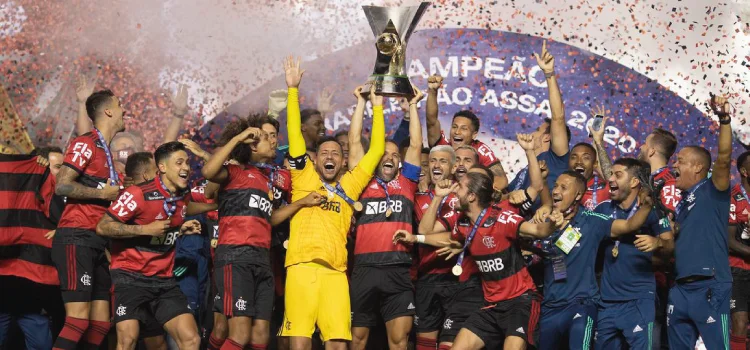 Mesmo derrotado pelo São Paulo, Flamengo é campeão brasileiro