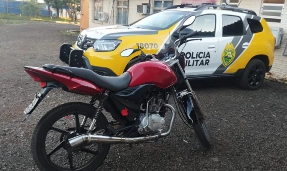 Motocicleta com escapamento adulterado é apreendida pela PM em Quedas do Iguaçu