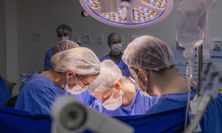 Número de Laqueaduras e Vasectomias no SUS do Paraná Mais que Dobra em Dois Anos