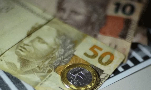 Orçamento de 2025 não prevê reajuste na tabela do Imposto de Renda