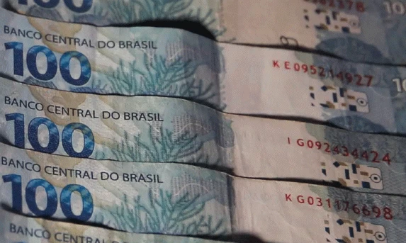 Orçamento de 2025 prevê salário mínimo de R$ 1.509