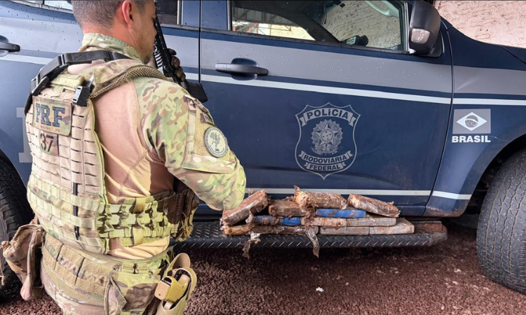 Pai e filha são presos pela PRF com mais de 12 kg de cocaína em Formosa do Oeste