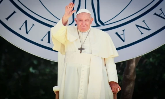 Papa responde bem ao tratamento e não corre perigo imediato