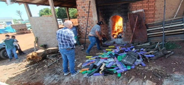 PARANÁ: Mais de uma tonelada de drogas é incinerada pela Polícia Civil de Santa Terezinha de Itaipu.