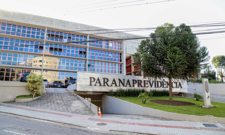 Paranaprevidência: beneficiários devem atualizar dados para evitar bloqueio de pagamentos