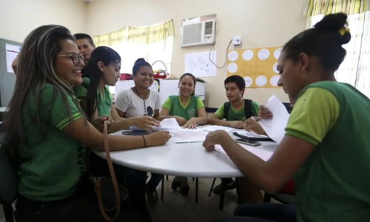 Pé-de-Meia: nascidos em setembro e outubro recebem parcela nesta sexta-feira
