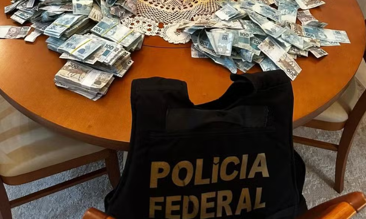 PF Deflagra 3ª Fase da Operação Barco de Papel; Mala de Dinheiro é Jogada pela Janela