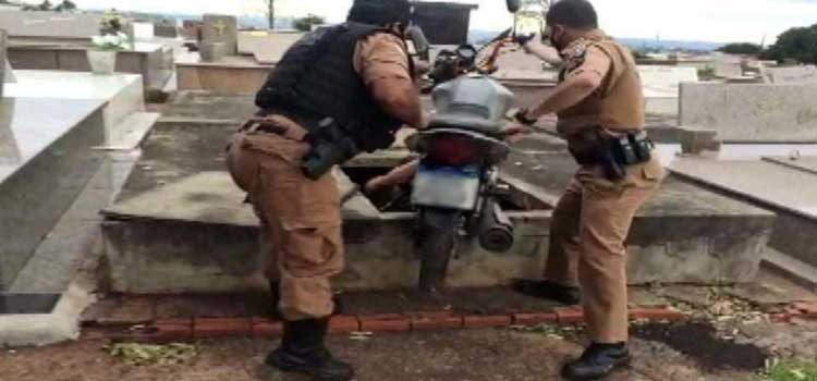 PM: Encontra moto dentro de túmulo no norte do Paraná