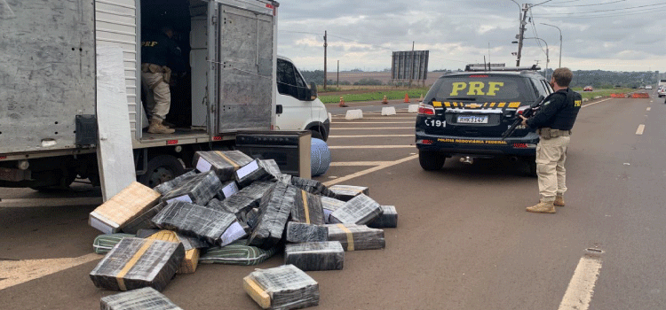 PRF apreende 1,2 tonelada de maconha em meio à mudança.