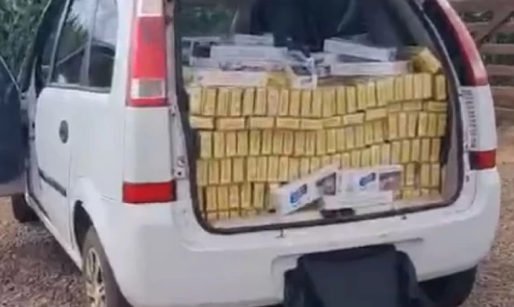 PRF apreende carro carregado com cigarros contrabandeados na BR-369, em Corbélia; Vídeo.