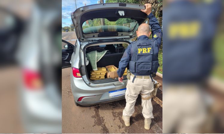 PRF apreende mais de 50 kg de maconha na BR-277, em Cascavel