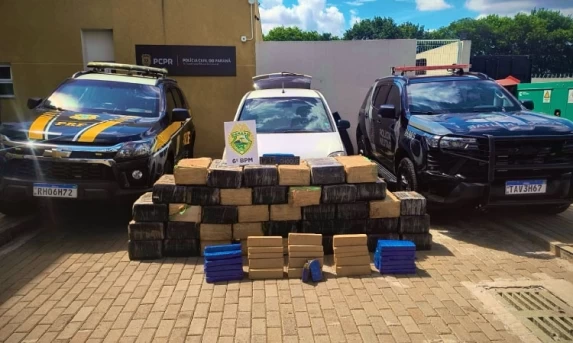 PRF e PM/PR apreendem 758 kg de maconha no bairro floresta, em Cascavel