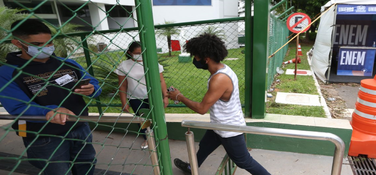 PROUNI: cerca de 30% dos pré-selecionados usaram nota do Enem 2020