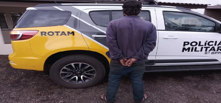QUEDAS DO IGUAÇU: Homem é detido na Vila Dias.