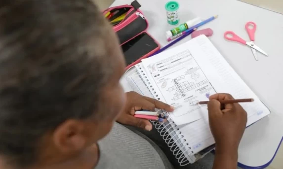 Retrato da Educação: IBGE aponta que o Brasil ainda tem 8,4 milhões de analfabetos com mais de 15 anos