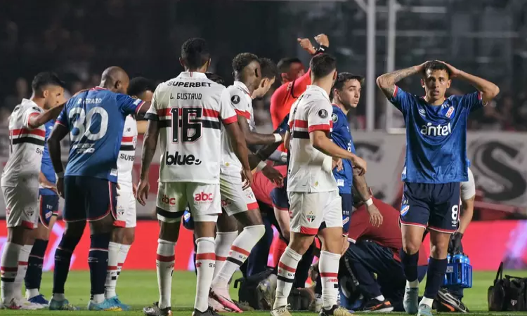 São Paulo derrota o Nacional e encara o Botafogo na Libertadores.