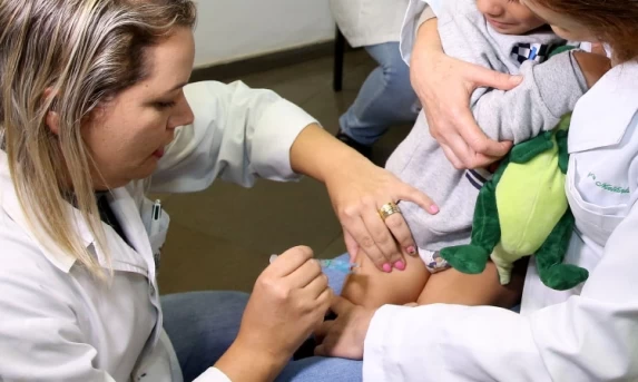 Saúde alerta sobre importância da vacinação para prevenir retorno do sarampo
