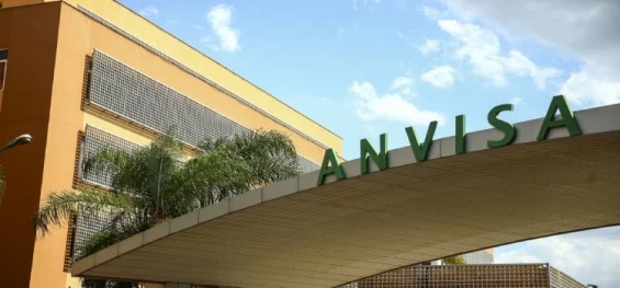 SAÚDE: Anvisa interdita cosméticos usados irregularmente como injetáveis.