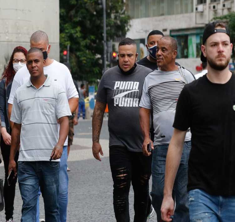 SAÚDE: Brasil registra 2.978 novos casos de covid-19 e 34 mortes.