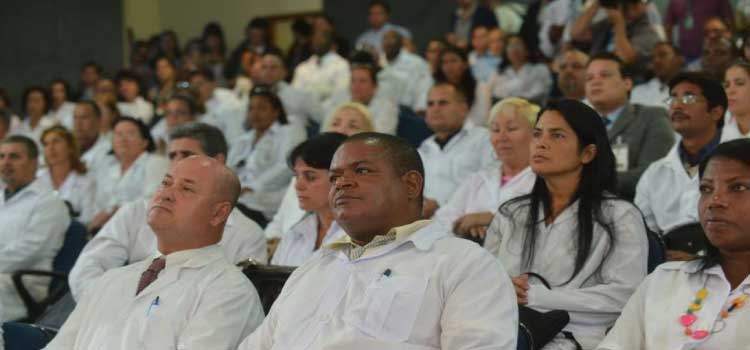 SAÚDE: Ministério da Saúde prorroga Programa Mais Médicos por um ano