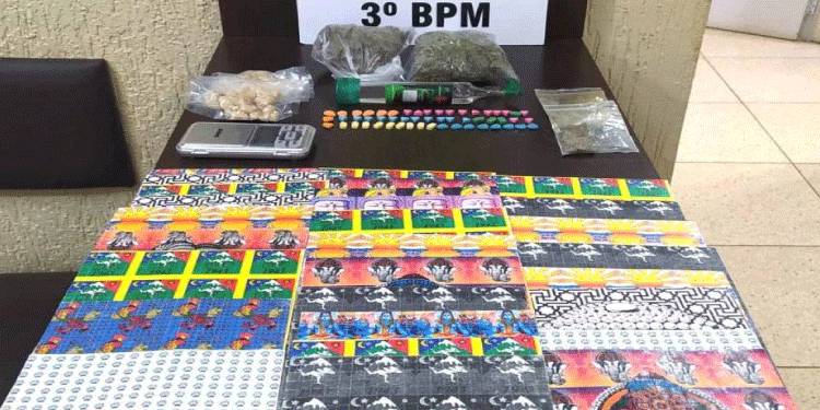 SEGURANÇA PÚBLICA: PM apreende R$ 280 mil em drogas sintéticas e maconha em Pato Branco.