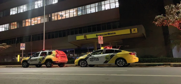 SEGURANÇA PÚBLICA: Policiais cercam e fazem varredura na agência central do BB em Cascavel