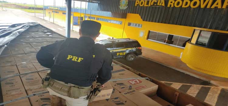 SEGURANÇA PÚBLICA: PRF apreende quase 500 mil maços de cigarros em caminhão roubado.