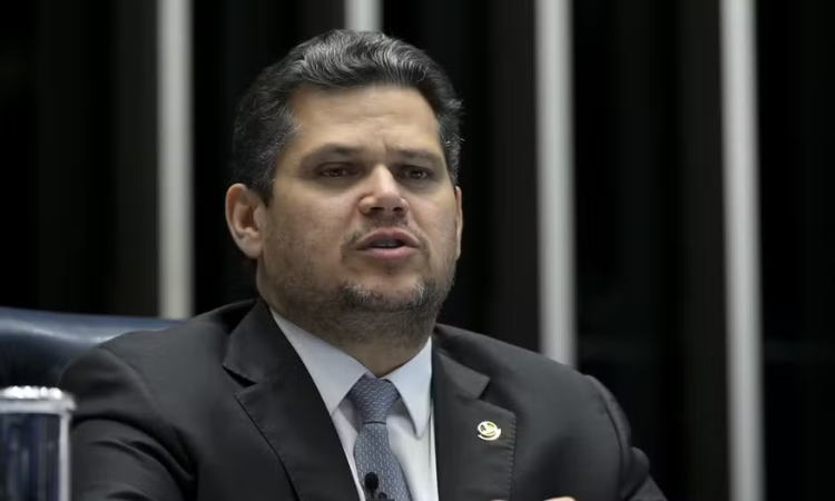 Senado abre discussões da PEC do fim da escala 6x1 sob resistência da oposição