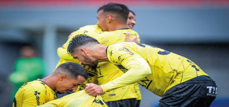 SÉRIE D: FC Cascavel vence o Caxias com golaço e segue líder.
