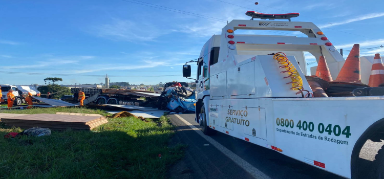 SERVIÇOS: Com fim de acordo, DER/PR expande atendimento com guinchos e 0800 a outros 400 km.