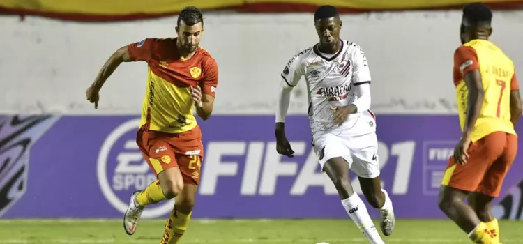 Sul-Americana: Athletico Paranaense joga para o gasto e vence Aucas na estreia