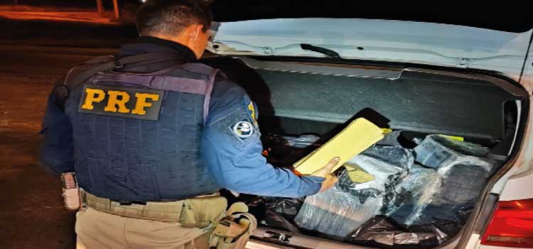 TOLEDO:PRF apreende 100 quilos de maconha com adolescente