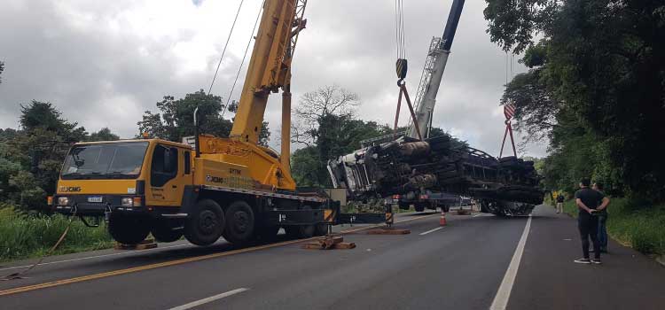 TRÂNSITO: BR 277 em Laranjeiras do Sul é interditada para a remoção do caminhão envolvido no acidente que vitimou empresário quedense