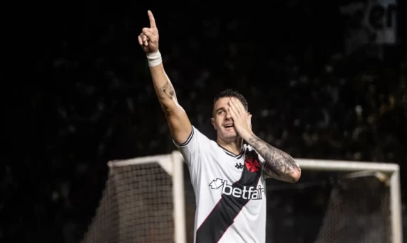 Vasco supera Fortaleza nos pênaltis para avançar na Copa do Brasil.