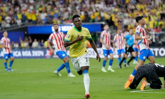 Vinicius Júnior brilha e Brasil derrota Paraguai na Copa América.