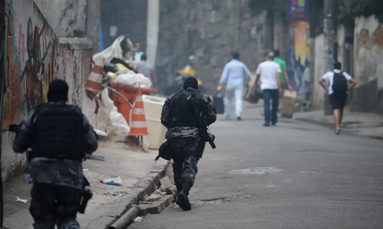 Violência e criminalidade batem recorde e lideram as preocupações dos brasileiros pelo segundo mês consecutivo